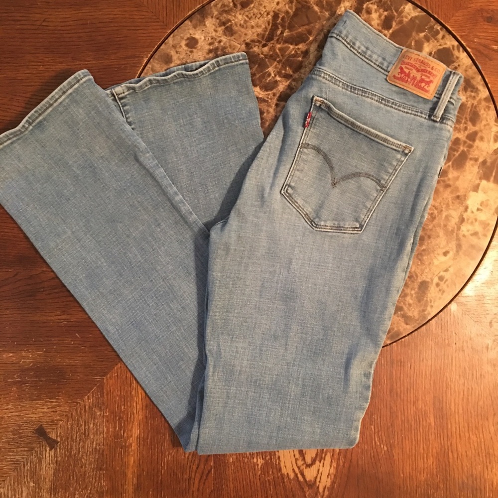 Women’s Bootcut Levi Jeans